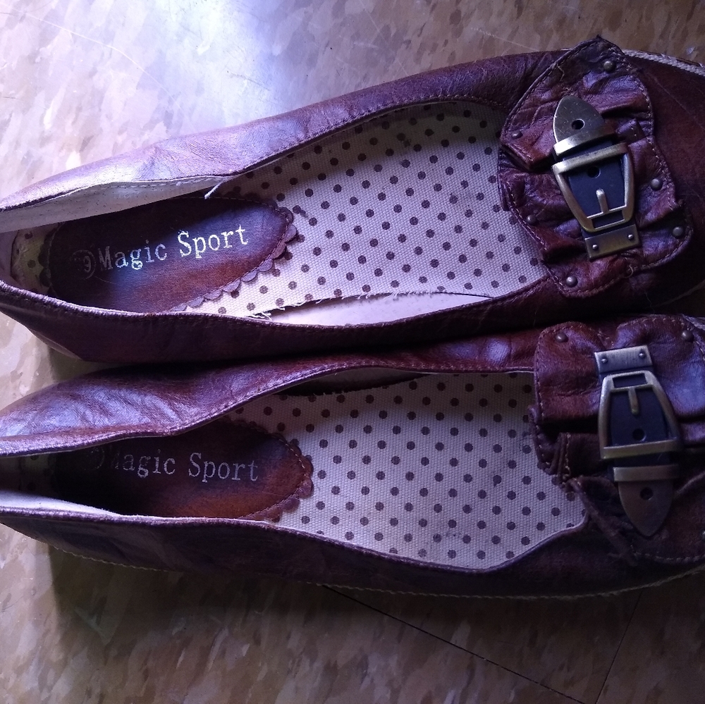 Shoes - Picture 2 of 6